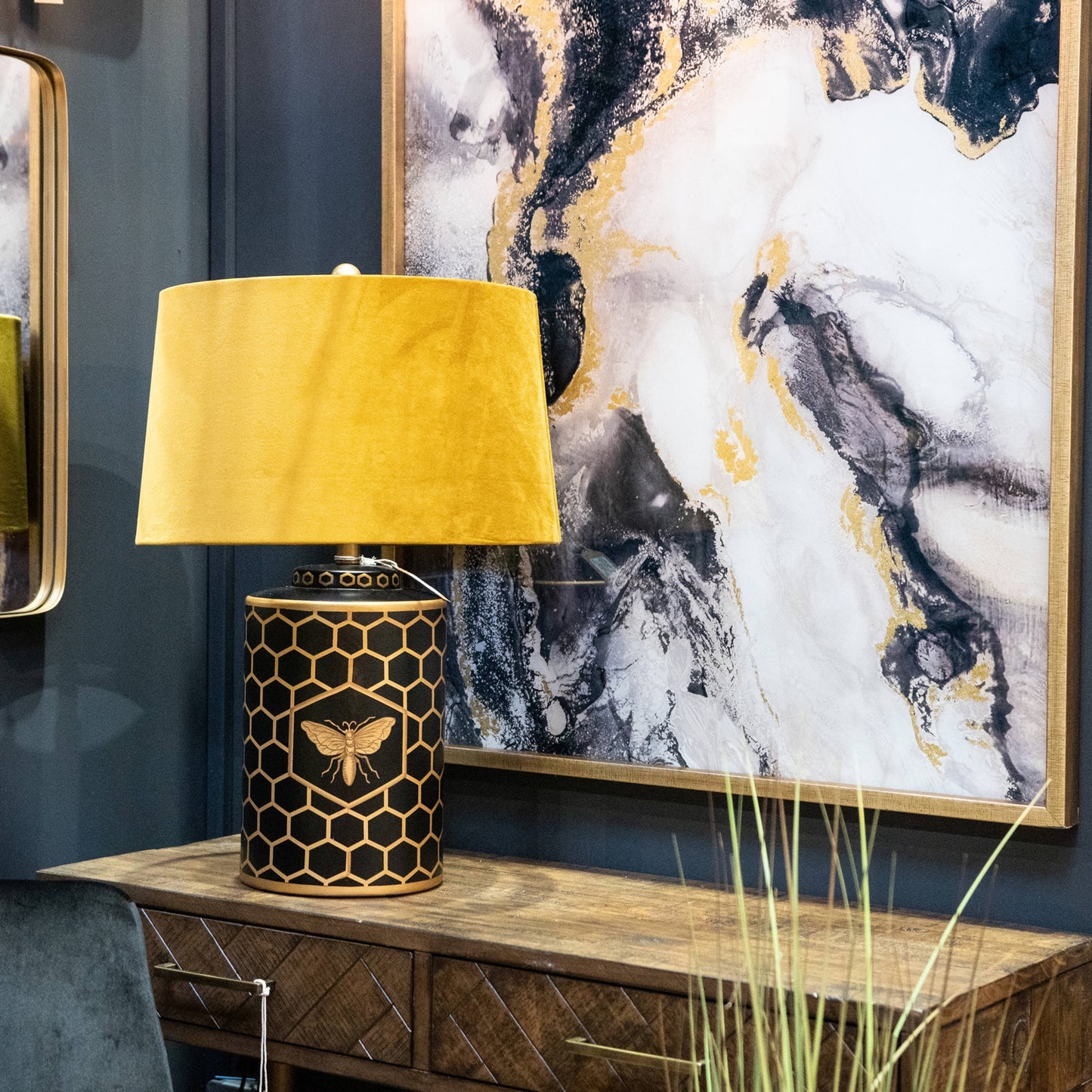 Honey Bee table lamp - HomenestUK