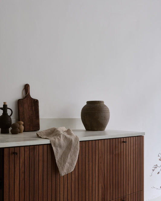 Earthenware vs. Stoneware: Choosing the right pottery for your home